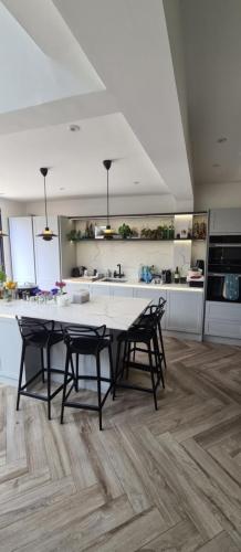 rb-Bespoke Kitchen-2